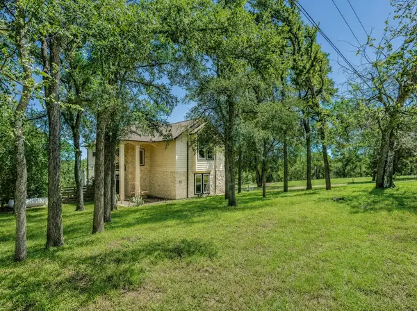 400 Hunt LN, Buda, TX 78610