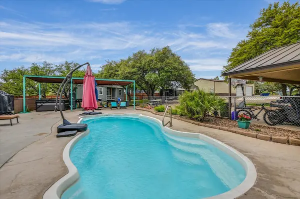 800 Texas Ave, Kingsland, TX 78639