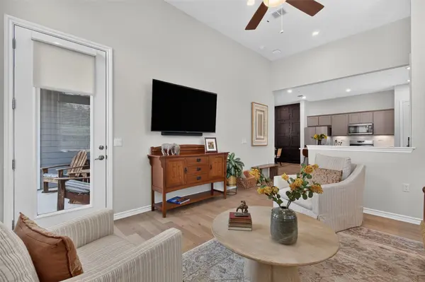 120 Stewart DR #101, San Marcos, TX 78666