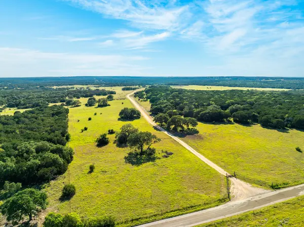 32 Feild Ranch RD, Burnet, TX 78611