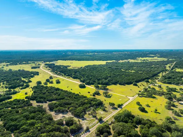 32 Feild Ranch RD, Burnet, TX 78611