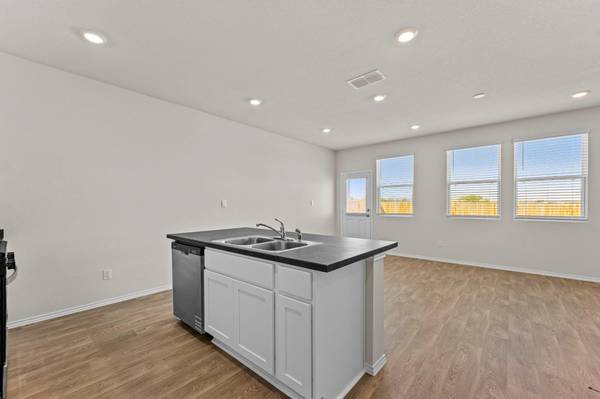 140 Kendall LN, Maxwell, TX 78656