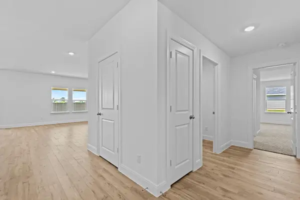 127 Union Pacific DR, Cedar Creek, TX 78612