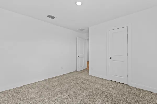 127 Union Pacific DR, Cedar Creek, TX 78612