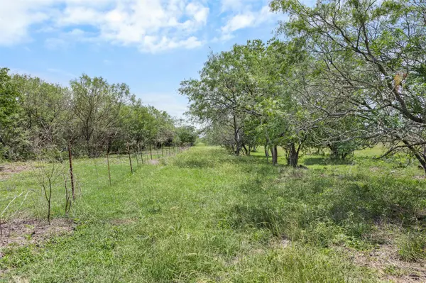1190 Dickerson RD, Lockhart, TX 78644