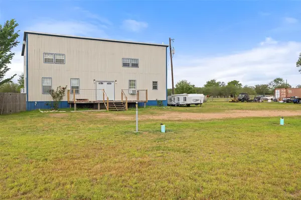 3210 County Rd 226, Giddings, TX 78942