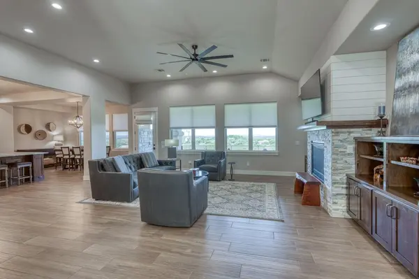 124 Apache Tears DR, Horseshoe Bay, TX 78657