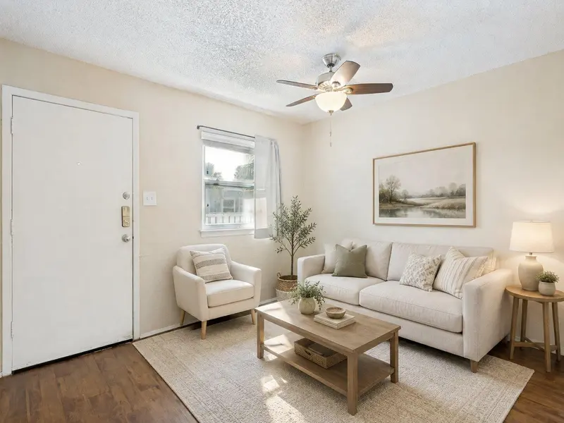 2401 Manor Rd #218, Austin, TX 78722