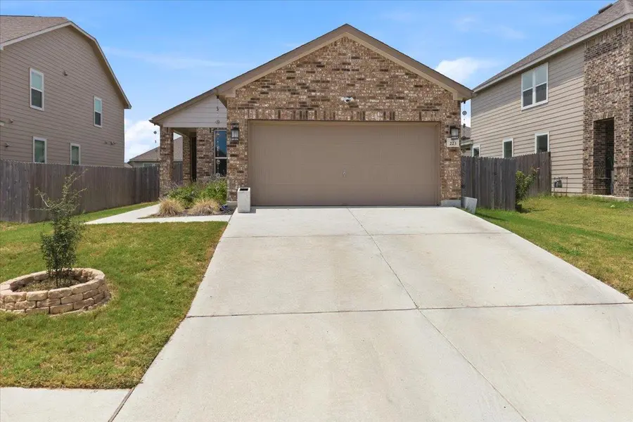 223 Pitkin DR, Lockhart, TX 78644
