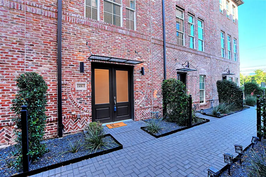 1308 Tinnin Ford RD #3, Austin, TX 78741
