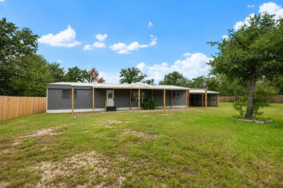 133 Deer RUN, Smithville, TX 78957