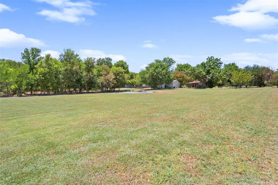 22712 N 12th ST, Buckholts, TX 76518