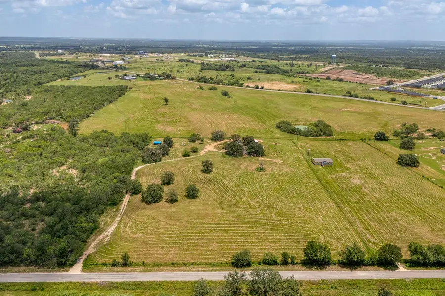 3291 Washburn RD, Luling, TX 78648