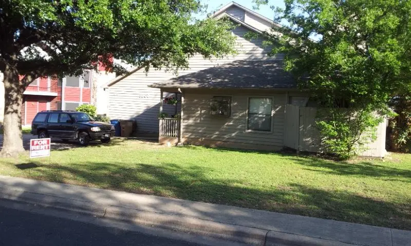 8807 Schick RD #D, Austin, TX 78729