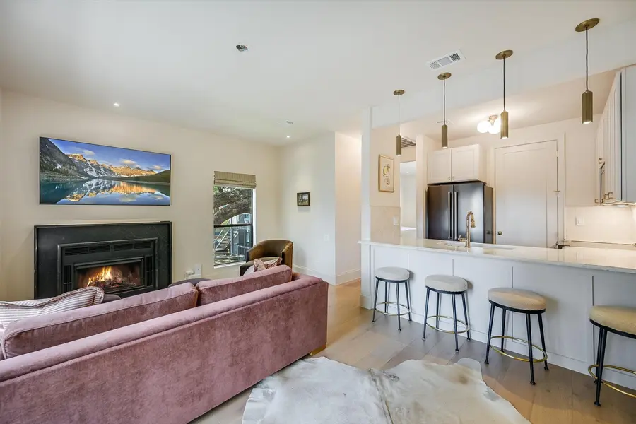 802 S 1st ST S #207, Austin, TX 78704