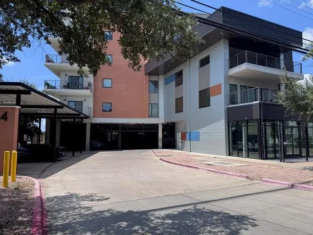 6444 Burnet RD #201, Austin, TX 78757