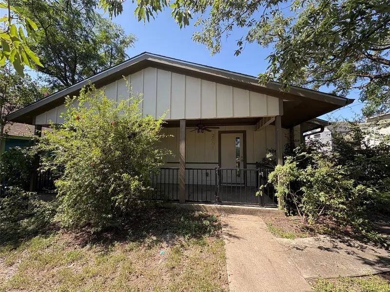 2001 E 10TH ST, Austin, TX 78702