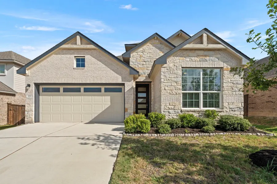 221 Indian Shoal DR, Georgetown, TX 78628