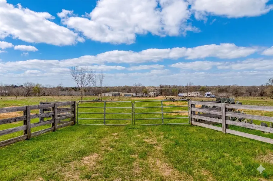 839 Smith RD, Rockdale, TX 76567