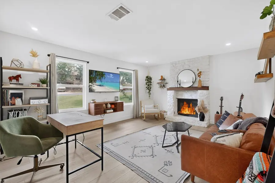 7402 Gaines Mill LN, Austin, TX 78745
