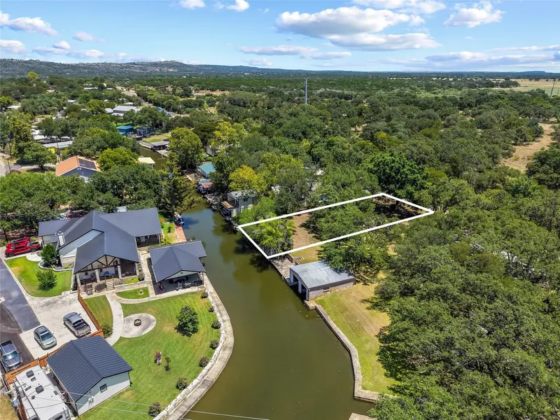 410 CR 136B, Kingsland, TX 78639