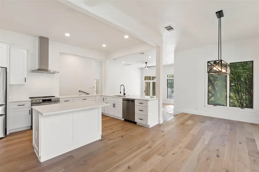 4231 Westlake DR #C3, Austin, TX 78746
