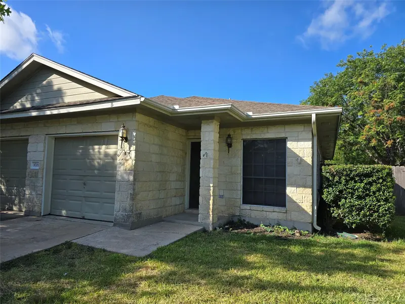 8701 Weiser DR #B, Austin, TX 78729