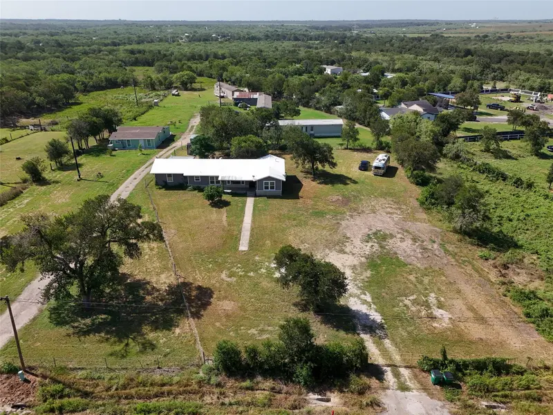 2813 Highway 21 W, Dale, TX 78616