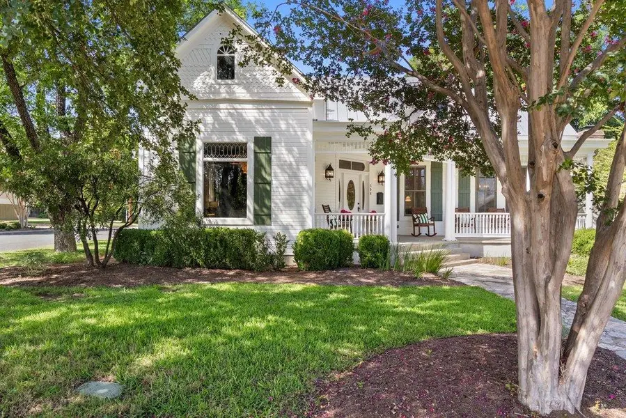 308 E Travis ST, Fredericksburg, TX 78624