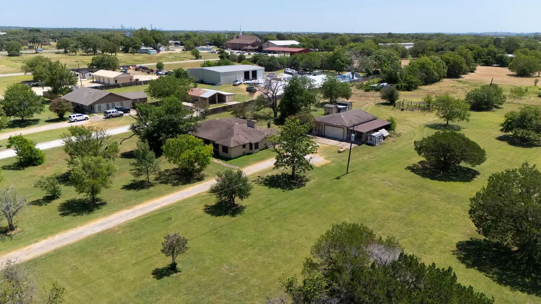 12409 Lowden LN, Manchaca, TX 78652