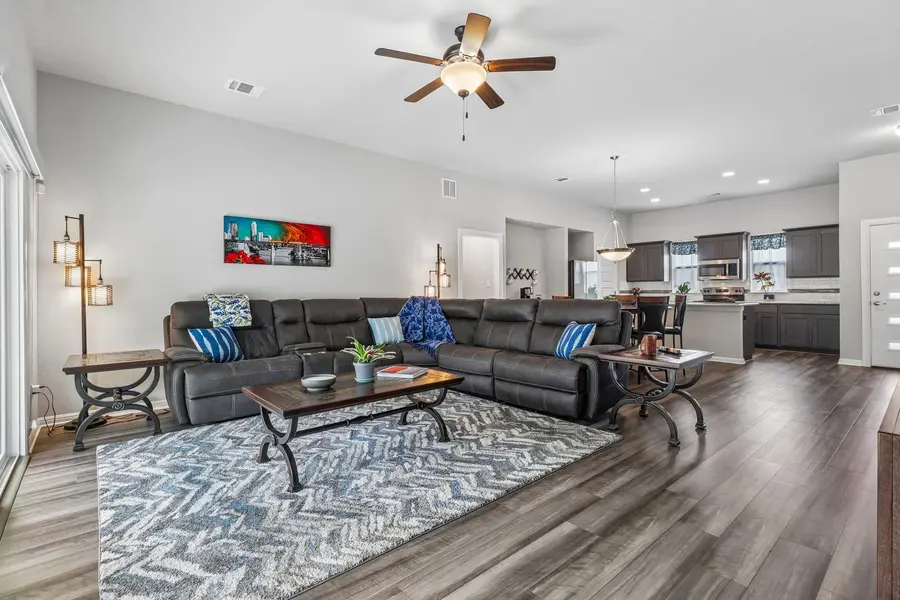 2701 Warren CV, Lago Vista, TX 78645