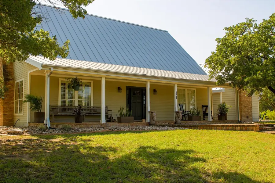 405 Frederick RD, Fredericksburg, TX 78624