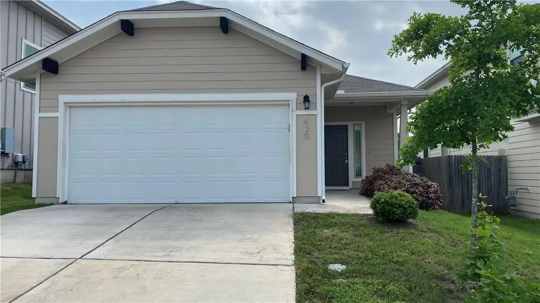 430 Twisted Oaks LN, Buda, TX 78610