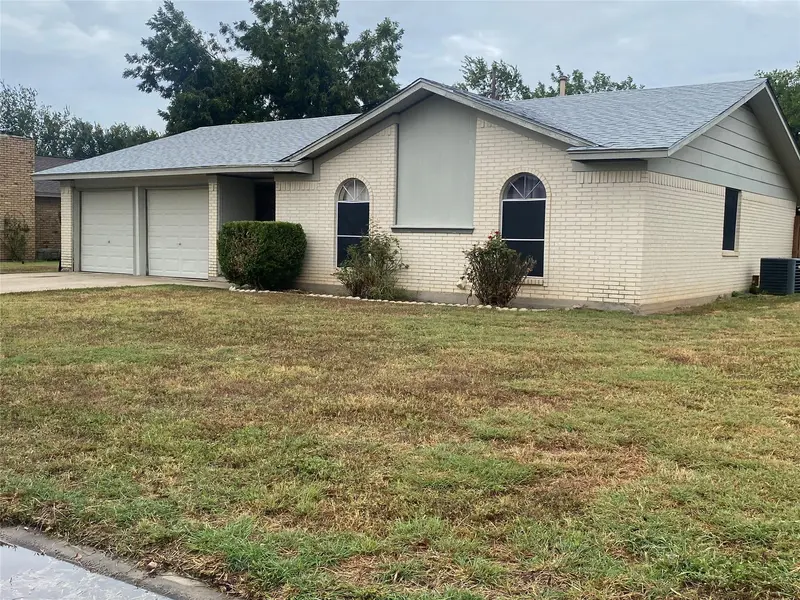 1806 Sierra DR, Brownwood, TX 76801