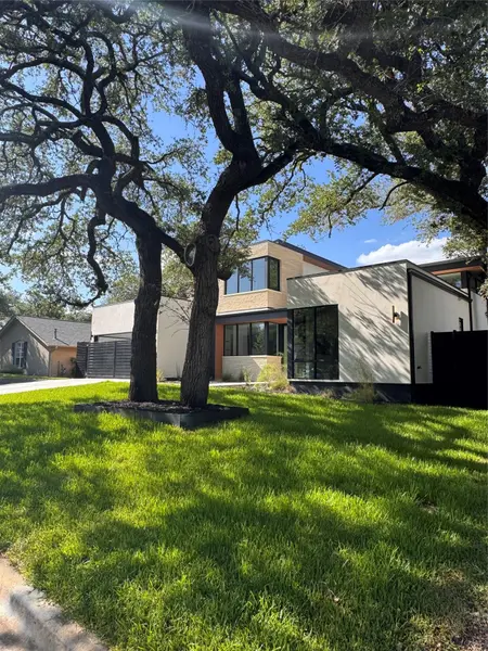 4216 Deepwoods DR, Austin, TX 78731