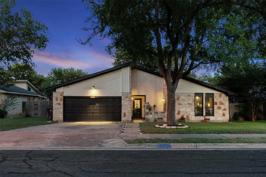 1705 Wild Horse LN, Round Rock, TX 78681