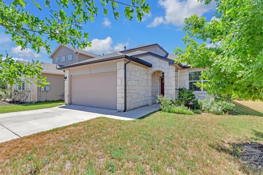 228 Baron Creek TRL, Bastrop, TX 78602