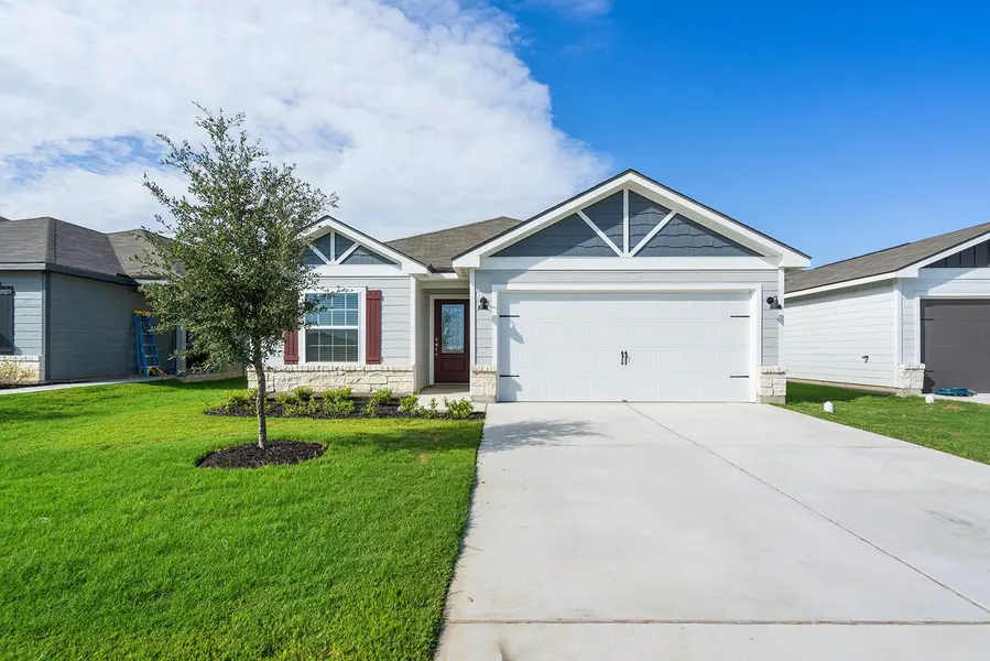 245 W Luna Blue LN, Jarrell, TX 76537