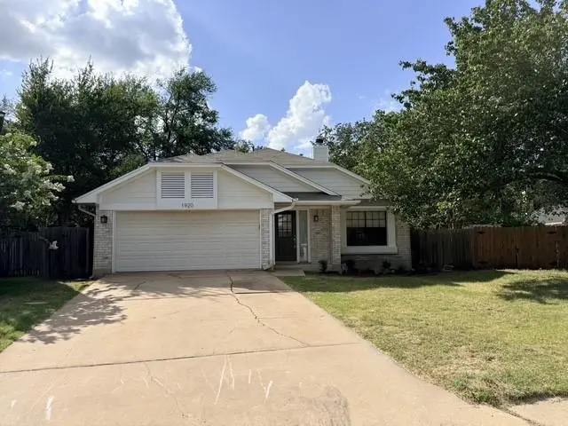 1920 White Oak CIR, Round Rock, TX 78681