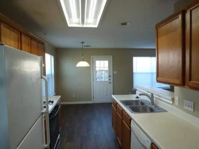 2867 Southampton WAY #B, Round Rock, TX 78664