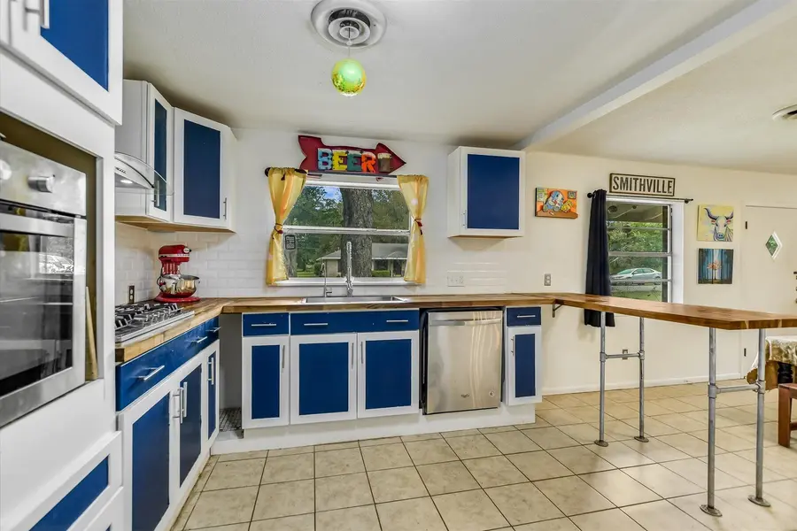 407 Hill ST, Smithville, TX 78957
