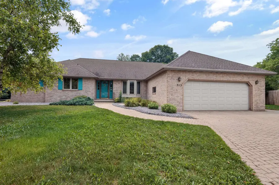 713 CANBERRY CT, De Pere, WI 54115-3698