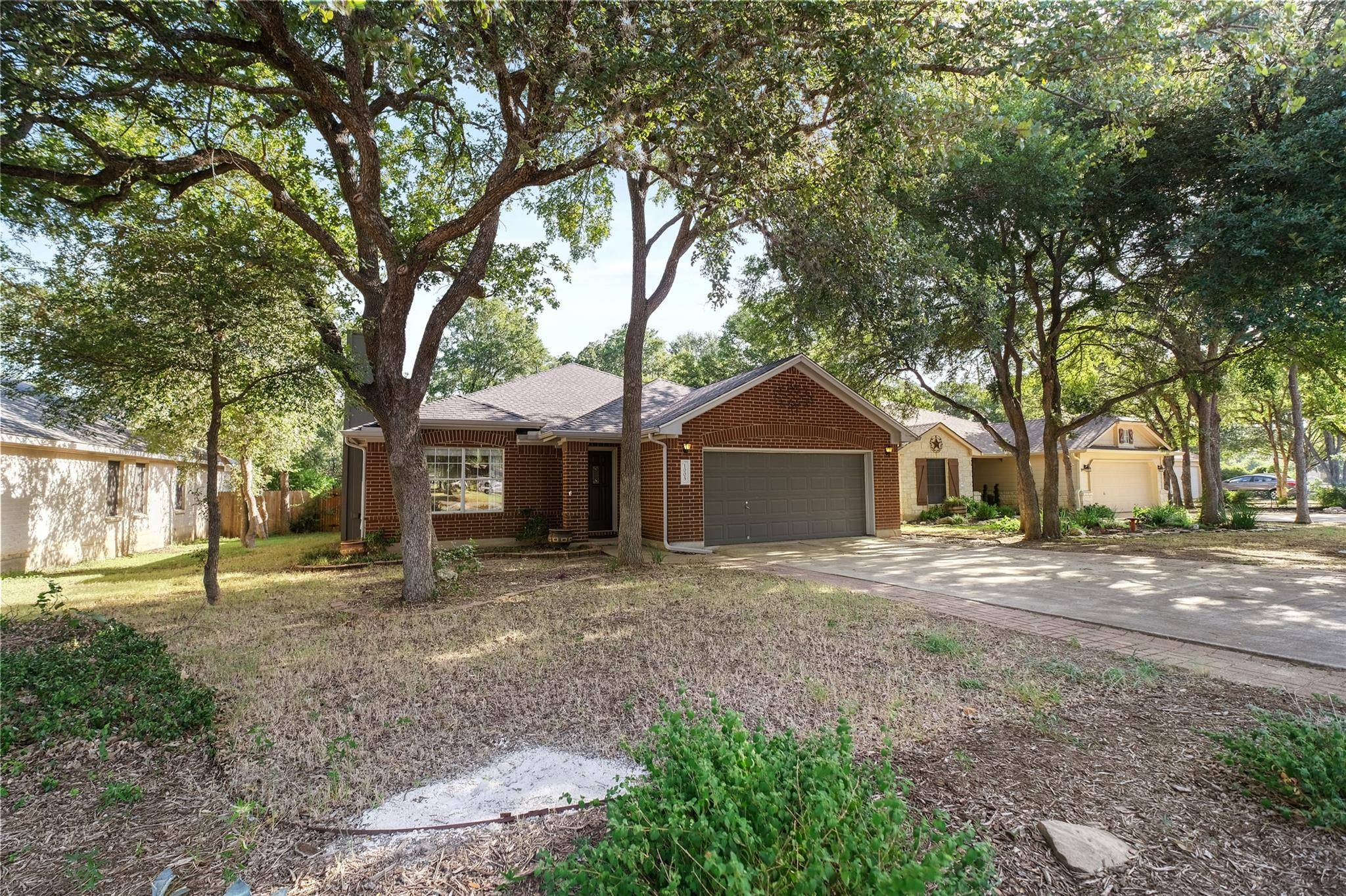 1005 Haleys Way DR, Buda, TX 78610