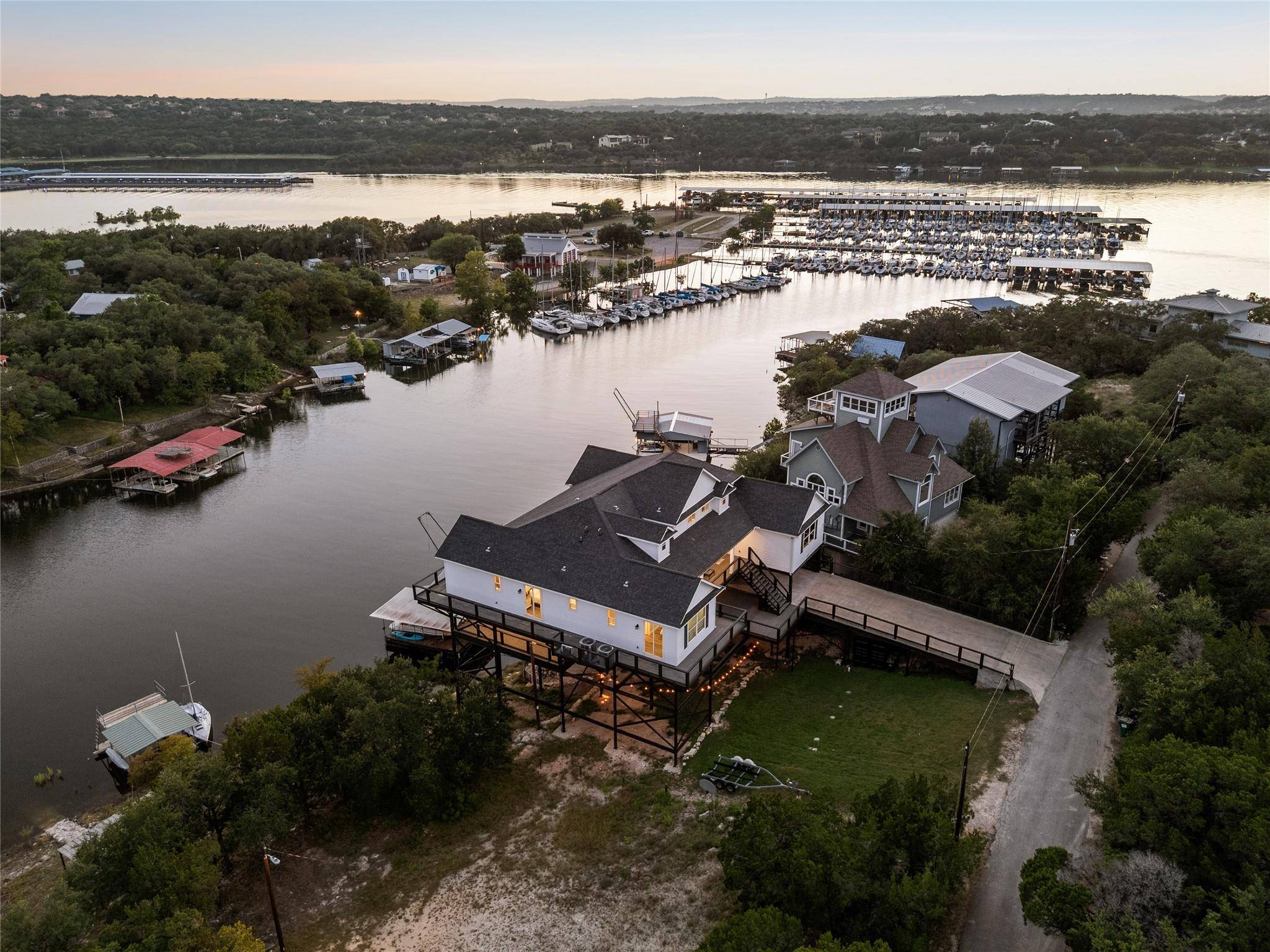 16323 Lake LOOP, Austin, TX 78734