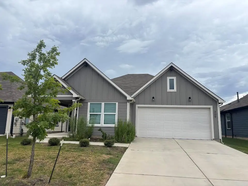 309 Mulberry Creek LN, Hutto, TX 78634