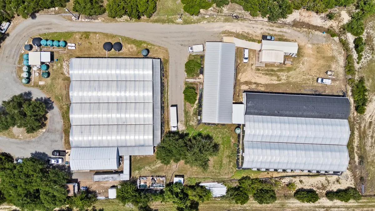 5820 W US Hwy 290 HWY W, Dripping Springs, TX 78620