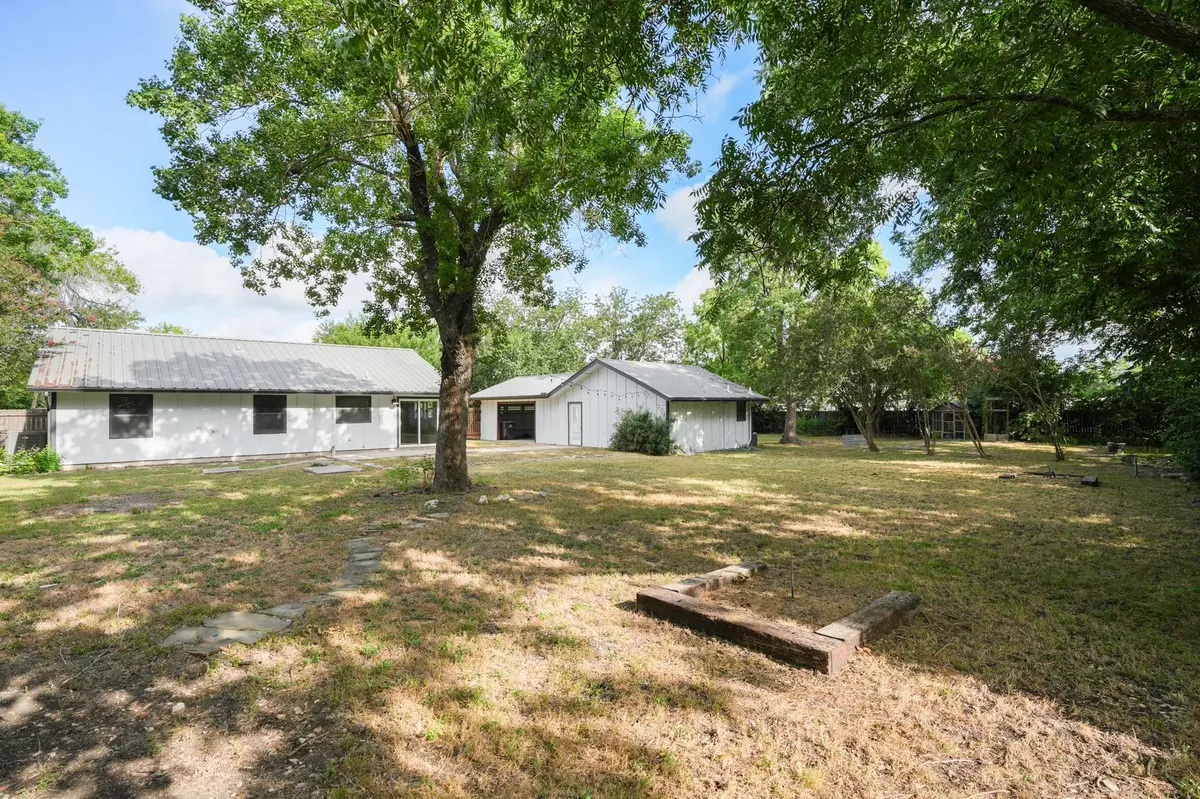 413 Sun Bonnet DR, Buda, TX 78610