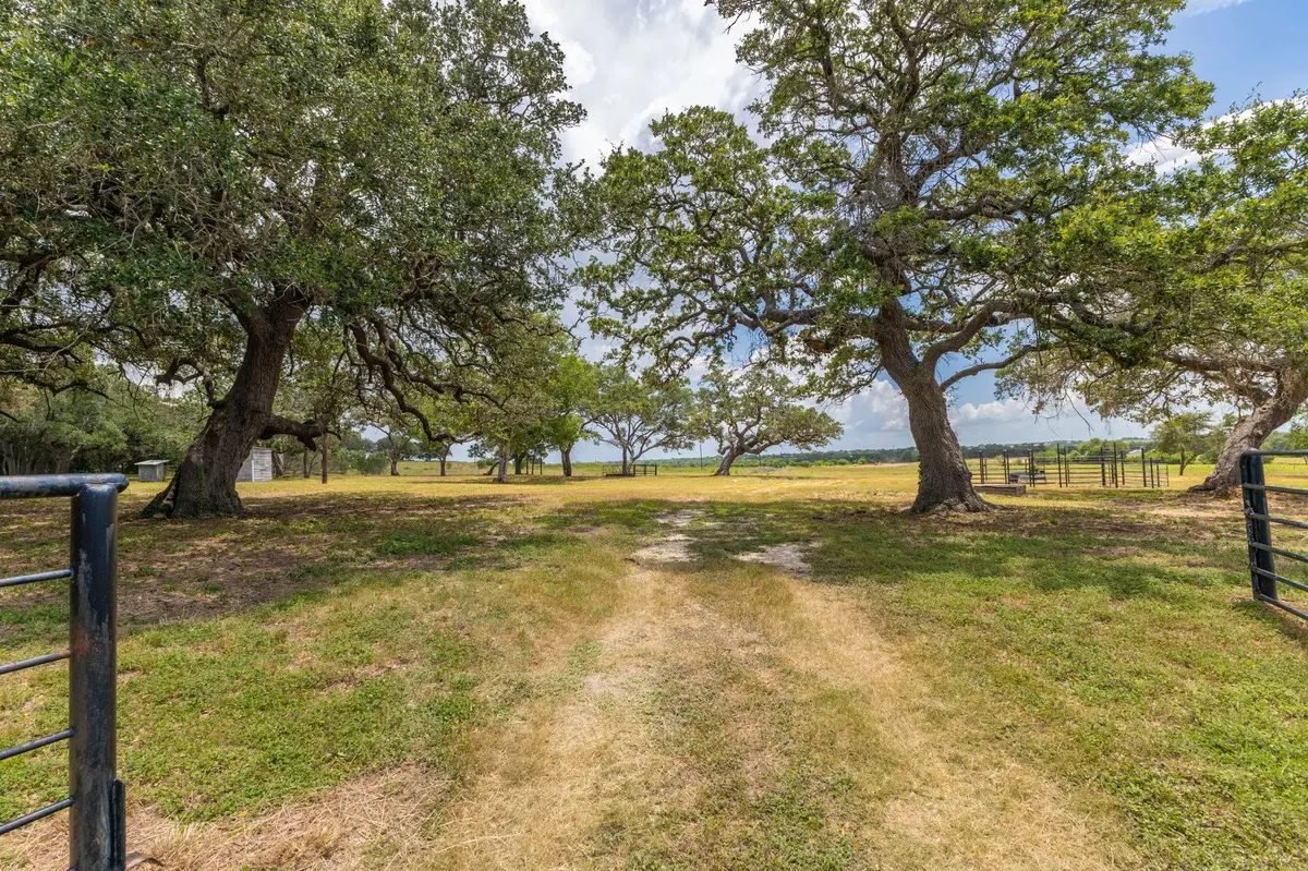 2160 (Tract #5) Baca LOOP, Flatonia, TX 78941