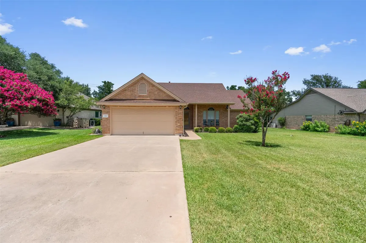 106 Stacey LN, Georgetown, TX 78628