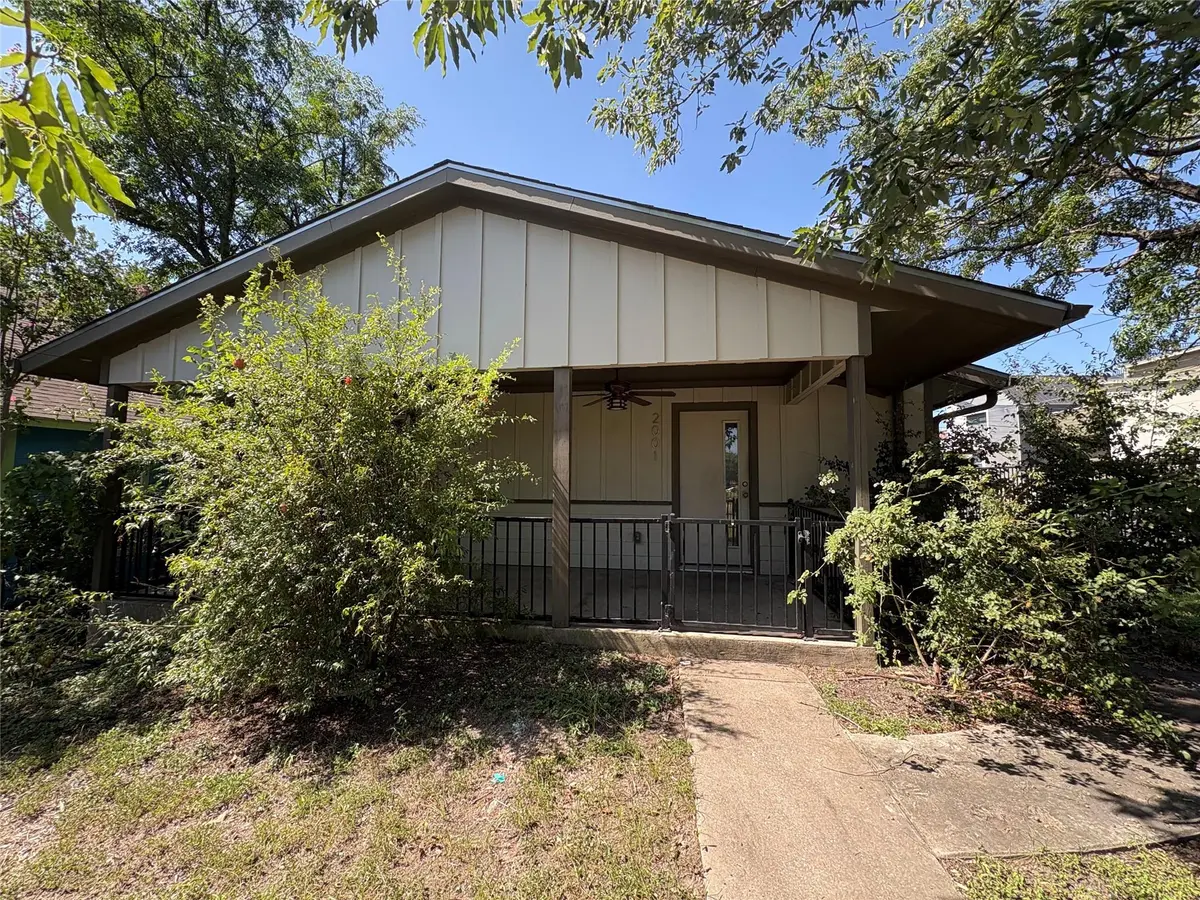 2001 E 10TH ST, Austin, TX 78702
